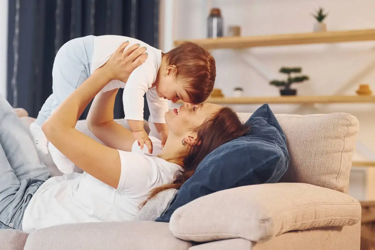 conception-of-parenting-mother-with-her-little-da-2022-02-03-20-09-51-utc